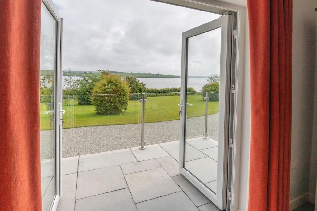 2 Bed Waterfront Property - Close To Courtmacsherry Корк Екстериор снимка