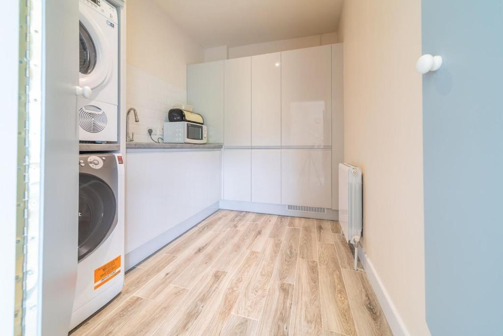 2 Bed Waterfront Property - Close To Courtmacsherry Корк Екстериор снимка