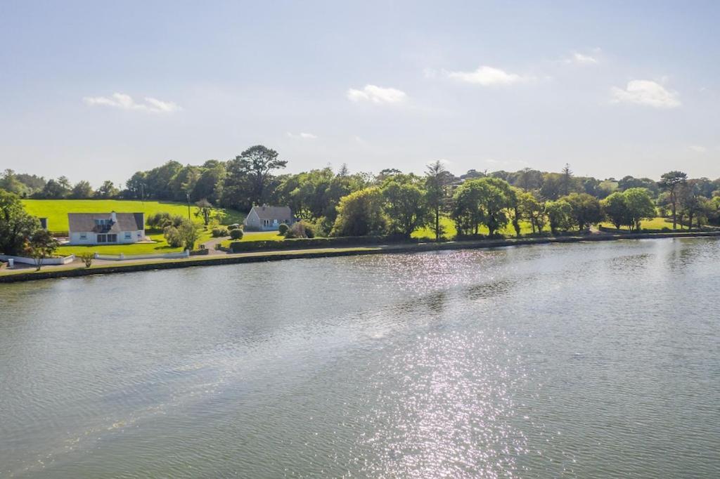 2 Bed Waterfront Property - Close To Courtmacsherry Корк Екстериор снимка