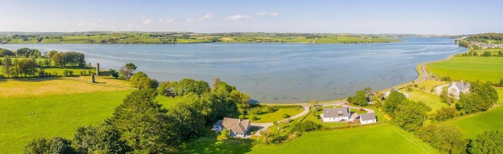 2 Bed Waterfront Property - Close To Courtmacsherry Корк Екстериор снимка